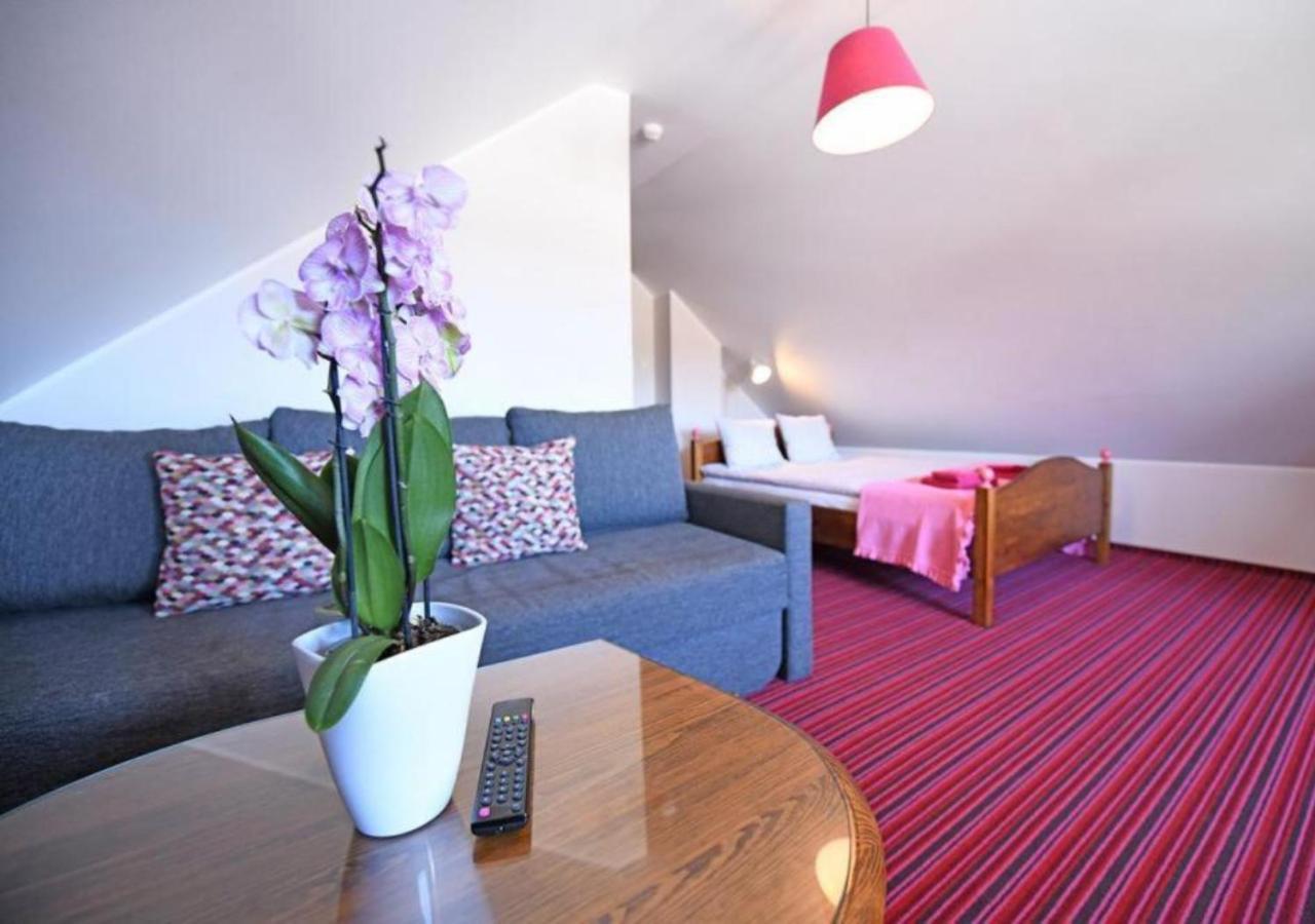 Gosciniec Malinowka Bed & Breakfast Krzeszna ภายนอก รูปภาพ