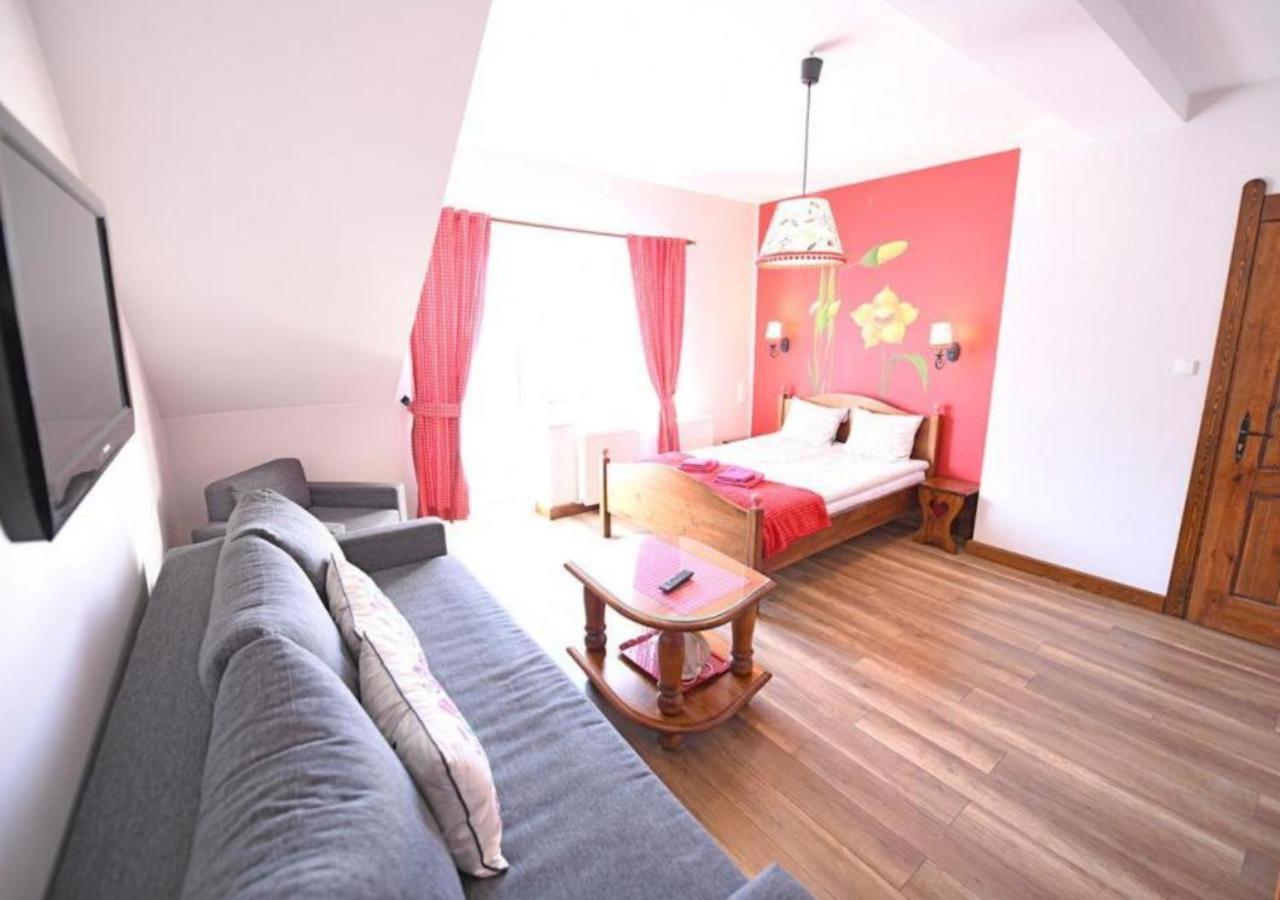 Gosciniec Malinowka Bed & Breakfast Krzeszna ภายนอก รูปภาพ